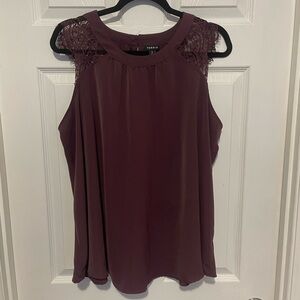 🌈3/$13🌈 Torrid Sleeveless Blouse with Lace Detail